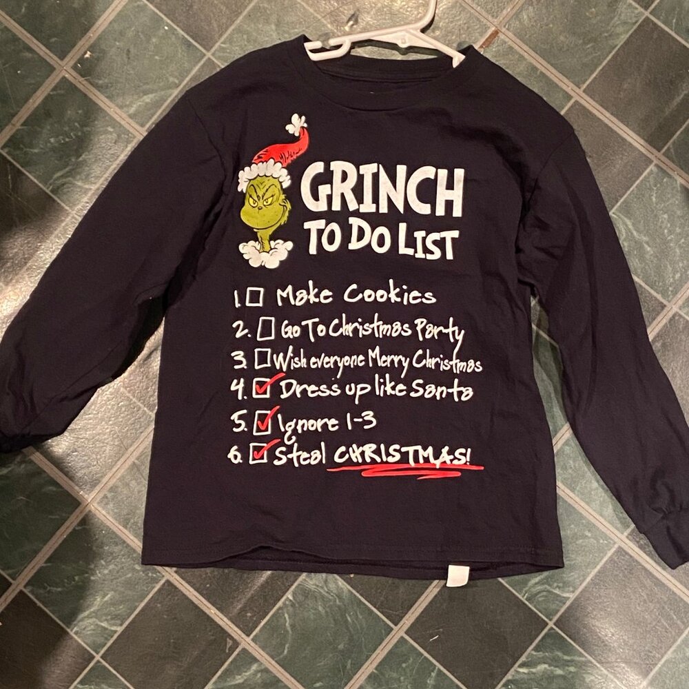 Grinch To Do List Long Sleeve Boys Top Large 10/12 *Pre-Owned/No Tags* lll1